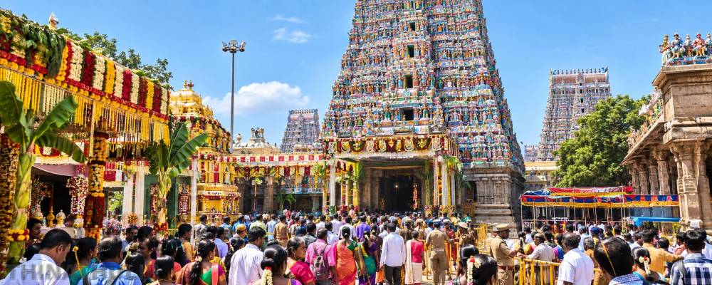 மீனாட்சி அம்மன் கோவில் கும்பாபிஷேகம்: விழாக்கோலம் பூண்ட மதுரை - குவியும் பக்தர்கள்