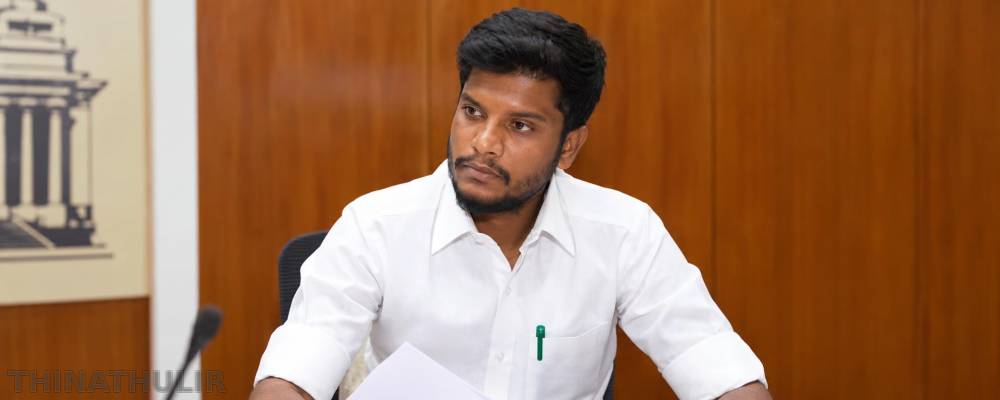 தமிழுக்கு எப்போதும் முன்னுரிமை: அமைச்சர் ரமேஷ்