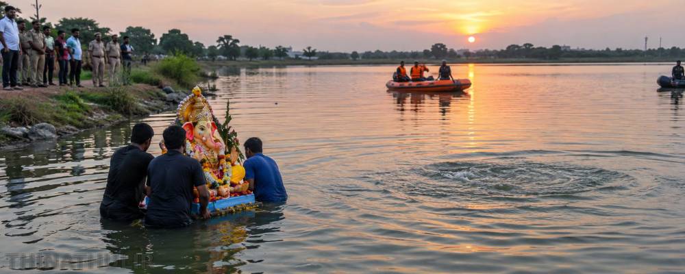 தெலுங்கானாவில் விநாயகர் சிலை கரைப்பின்போது ஏரியில் மூழ்கி 6 மாணவர்கள் பலி