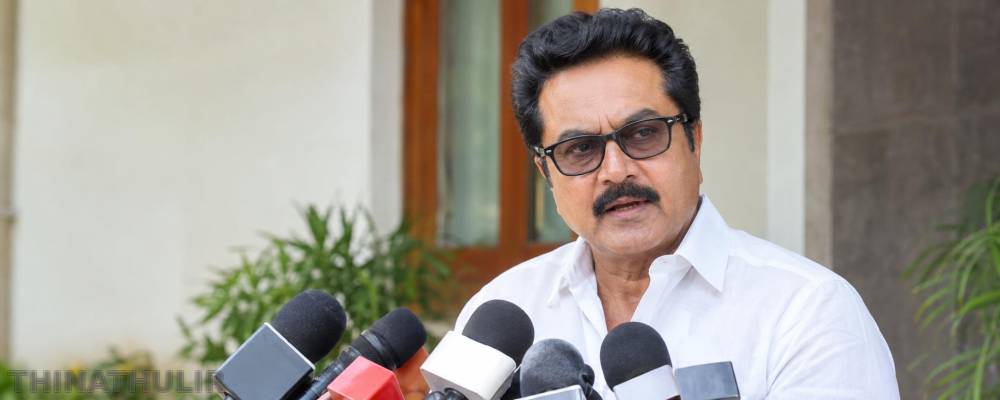 அரசியலில் இருந்து ஒதுங்கி இருக்கிறேன் - சரத்குமார் பேட்டி