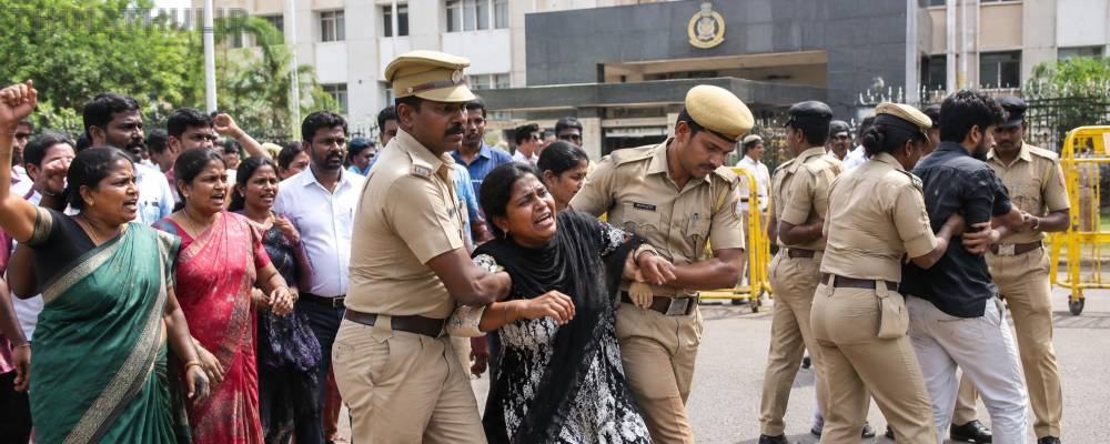 மதுரை: மாணவர் மரணத்தில் நீதி கேட்டு போராடியவர்கள் குண்டுக்கட்டாக கைது