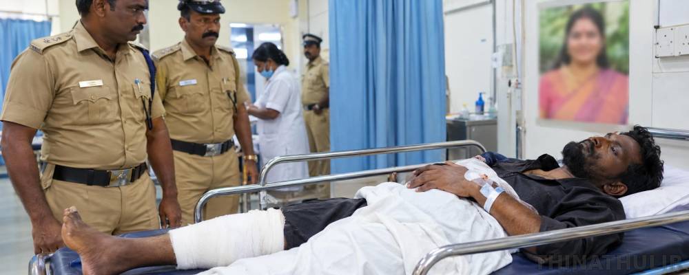 பெண் ஊழியர் மீது பெட்ரோல் ஊற்றி தீ வைத்த நபரை சுட்டுப்பிடித்த போலீஸ்