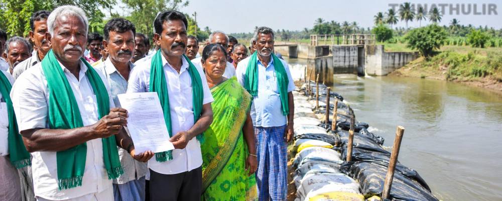 தஞ்சாவூர்: மனு அளித்தும் பயன் இல்லை; புதிய தடுப்பணை கட்டும் விவசாயிகள்