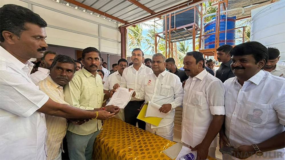 தாராபுரத்தில் விவசாயிகளுடன் அமைச்சர் என்.ஆனந்த் சந்திப்பு
