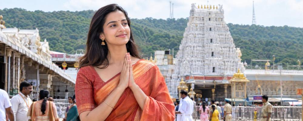 திருப்பதி ஏழுமலையான் கோவிலில் சாமி தரிசனம் செய்த நடிகை மீனாட்சி சவுத்ரி