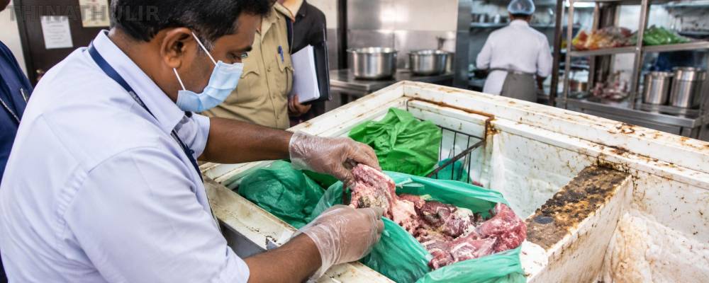 காரைக்கால் ஓட்டலில் அழுகிய இறைச்சி பறிமுதல்: அதிகாரிகள் அதிரடி நடவடிக்கை
