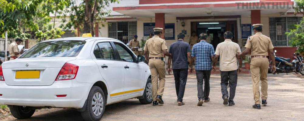 வாடகை கார் ஓட்டுநர் கொலை: 3 பேர் கைது