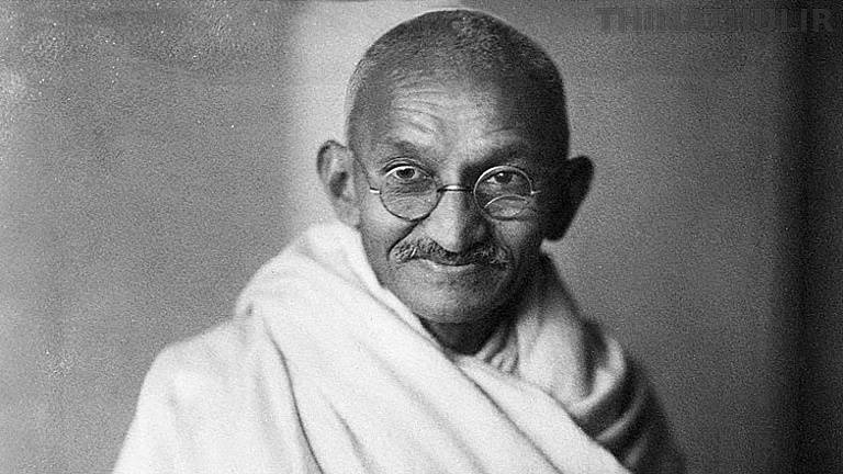 காந்தி ஜெயந்தி: அரசியல் கட்சி தலைவர்கள் புகழாரம்