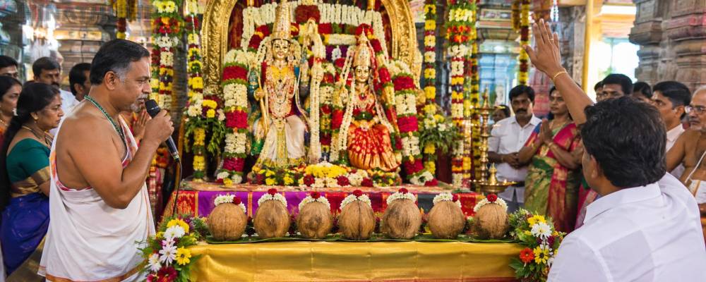 ராமர்-சீதை திருக்கல்யாணம்: 7 தேங்காய்கள் ரூ.63 ஆயிரத்துக்கு ஏலம்