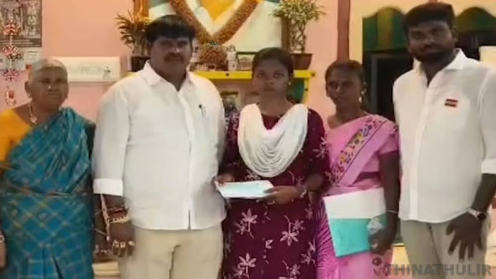 ஏழை மாணவியின் மருத்துவக் கனவுக்கு கைகொடுத்த தொழிலதிபர்: நெகிழ்ச்சி சம்பவம்