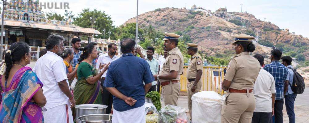 திருப்பரங்குன்றம் மலை விழாவில் சர்ச்சை: கதம்ப சாதம் சமைக்க அனுமதி மறுப்பு – பொதுமக்கள் வாக்குவாதம்