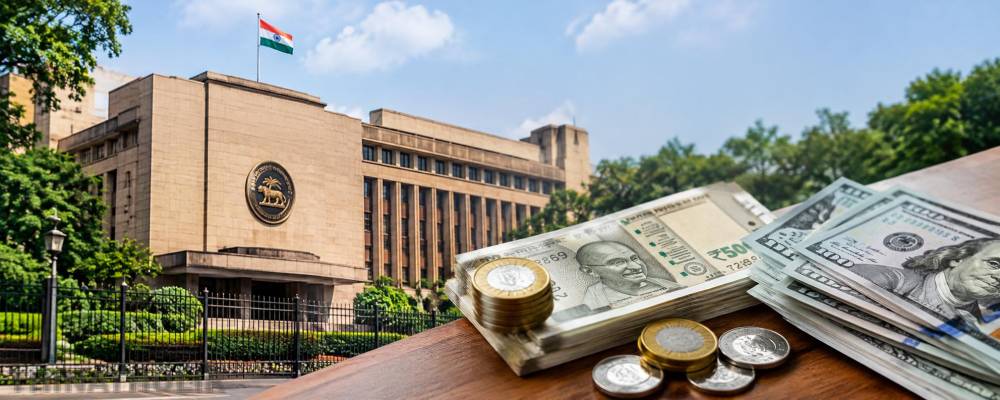 அமெரிக்க டாலருக்கு எதிரான ரூபாய் மதிப்பு சரிவதை தடுக்க ரிசர்வ் வங்கி நடவடிக்கை