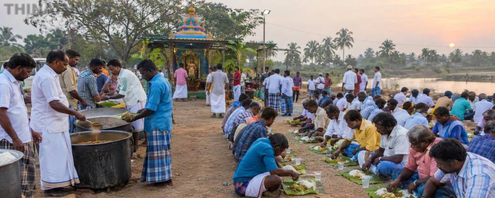 ஆண்கள் மட்டுமே பங்கேற்ற எல்லைப்பிடாரி அம்மன் கோவில் திருவிழா! விடிய விடிய நடைபெற்ற கறி விருந்து