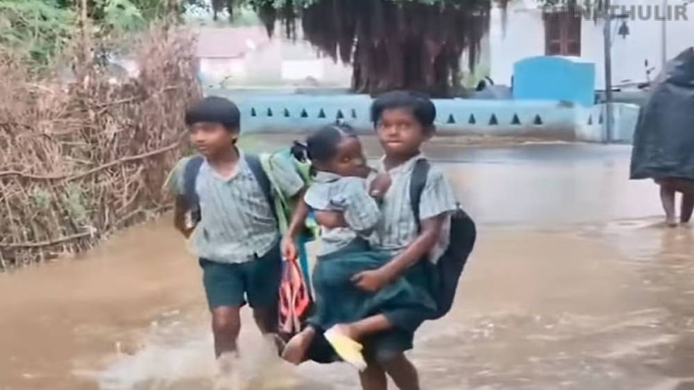 கள்ளக்குறிச்சியில் கனமழை: சாலையில் குளம்போல் தேங்கிய நீர் – பள்ளி மாணவர்கள் அவதி
