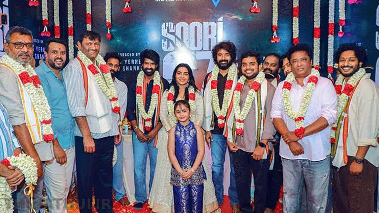 சூரி நடிக்கும் புதிய திரைப்படம்.. பிரம்மாண்ட பூஜையுடன் தொடங்கிய படப்பிடிப்பு