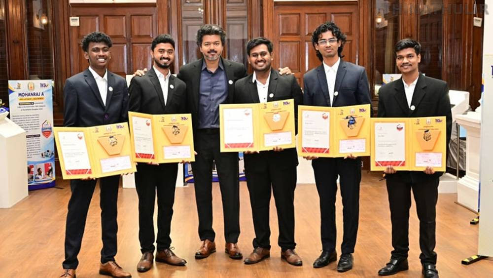 உலகத் திறன் போட்டிகளில் பதக்கங்கள் வென்றவர்களுக்கு ஊக்கத்தொகை: முதல்-அமைச்சர் விஜய் வழங்கினார்